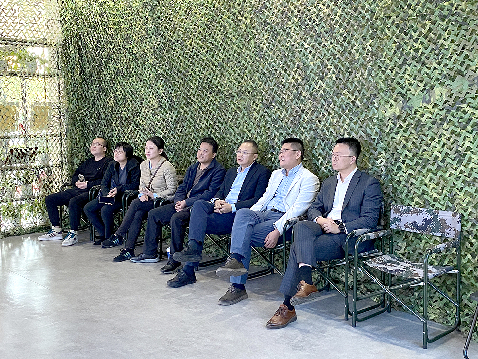 成都市青羊区领导莅临天鹰装备，深入探讨低空经济合作(图1)
